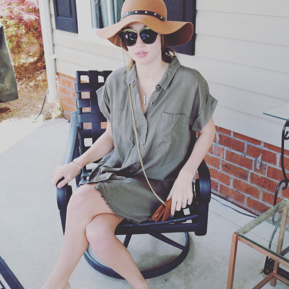 Army Green • Button-up dress • Size L